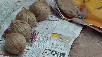 పిడుగురాళ్లలో వైసీపీ నేత ఇంటి ముందు 15 నాటు బాంబులు