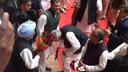 ರಾಹುಲ್‌ ಕಾಲಿಗೆ ಬಿದ್ದ ಕಾಂಗ್ರೆಸ್‌ ಹಿರಿಯ ನಾಯಕ?