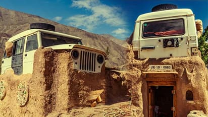 '3 इडियट्स' से फेमस हुआ था यह इंजीनियर, कार को बना दिया घर की छत