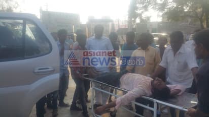 క్షతగాత్రులను తన కారులో ఆస్పత్రికి తీసుకెళ్లి...శ్రీకాంత్ రెడ్డి పెద్ద మనసు