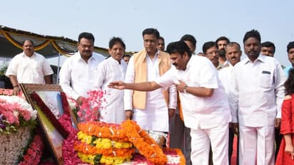 దక్షిణాది వ్యక్తి కావడం వల్లే పివికి అన్యాయం: తలసాని