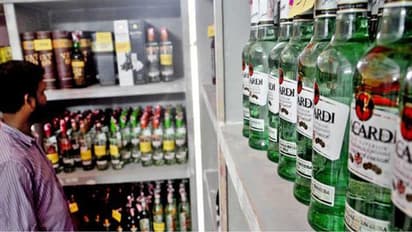 മദ്യശാലകൾ തുറക്കാൻ അനുമതി നല്‍കി സർക്കാർ ഉത്തരവിറങ്ങി: രാവിലെ 9 മുതൽ വൈകിട്ട് അഞ്ച് വരെ വിൽപന