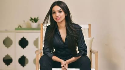 సోషల్ మీడియాలో రాఘవేంద్రరావు కోడలు రచ్చ!