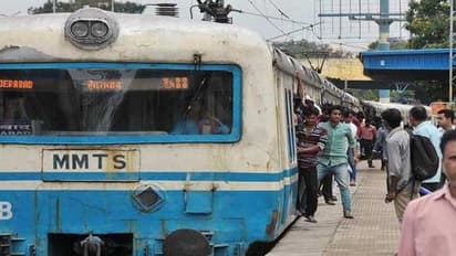 చెత్త ఉందని అటు వెళ్తే... దూసుకొచ్చిన మృత్యువు:పెళ్లింట విషాదం