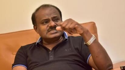 నలుగురు ఎమ్మెల్యేల మిస్సింగ్, అధికార పార్టీలో టెన్షన్