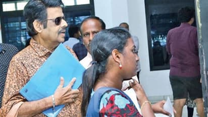 24 பரிட்சை பேப்பர்களை 20 வருடங்களாக எழுதிக்கொண்டிருக்கும் சில்வர் ஜூப்ளி இயக்குநர்...