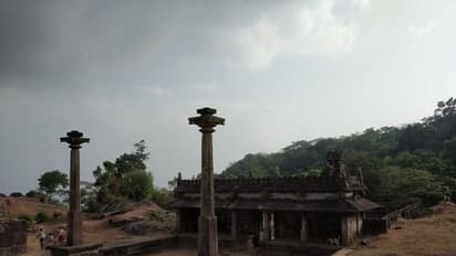 ಸೌಂದರ್ಯದೊಂದಿಗೆ ಇತಿಹಾಸ ಹೇಳುತ್ತೆ ಕವಲೇದುರ್ಗ