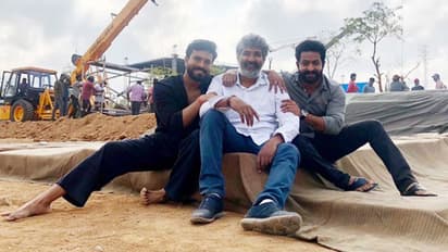 'RRR':రాజమౌళి రెండు భాగాలుగా తీయనున్నాడా..?