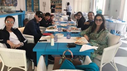 ఫ్యాన్స్ హర్ట్.. ఎంజాయ్ చేస్తోన్న మహేష్!