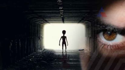 ಮನೆ ಮುಂದೆ ಏಲಿಯನ್:  ಓಡೋಡಿ ಬಂದ ಪೊಲೀಸರು!