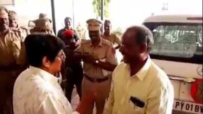 ಹೌ ಮಚ್ ಯೂ ಸ್ಪೆಂಡ್?: ಕಿರಣ್ ಬೇಡಿ CLASSIC ವಿಡಿಯೋ!