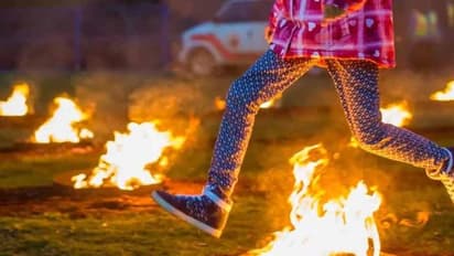 మద్యం ఇవ్వలేని న్యూఇయర్ వేదికకు నిప్పు