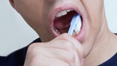 ಬ್ರಶ್ ಮಾಡಿದ ವ್ಯಕ್ತಿ ಸಾವು: ಟೂತ್ ಪೇಸ್ಟ್ ಎಂದು ಈತ ಬ್ರಶ್ಗೆ ಹಾಕಿದ್ದೇನು..?