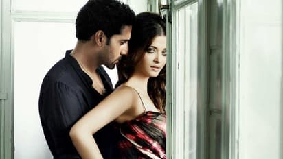 Hrithik Roshan had the most epic reaction when Abhishek Bachchan proposed Aishwarya Rai-Watch