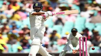 పింక్ గ్లౌవ్స్, బ్యాట్‌తో బరిలోకి దిగిన కోహ్లీ ...విశేషమేంటబ్బా?