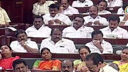 அதிமுக எம்எல்ஏக்களையும் கண்ணீர் சிந்த வைத்த துரைமுருகன்…. தமிழக சட்டப்பேரவையில் நெகிழ்ச்சி !!