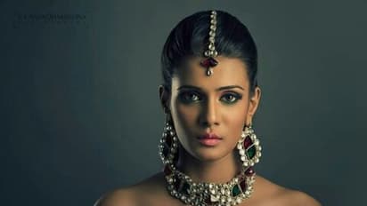 பிக்பாஸ் நிகழ்ச்சிக்கு தடை வாங்குவேன்... கமலுக்கு சவால் விட்ட மீரா மிதுன்...!