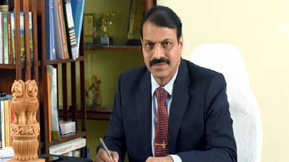 सीबीआई के पूर्व अंतरिम निदेशक नागेश्वर राव को अवमानना मामले में मिली सजा