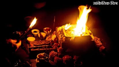 अंधविश्वास में दरिंदा बना बेटा, मां की हत्या करके पी गया खून