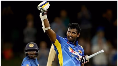 ஒரே ஓவரில் 6 சிக்ஸர் என்ற சாதனை: கிரிக்கெட் வரலாற்றில் 9வது வீரர் திசாரா பெரேரா