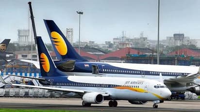 ജെറ്റ് എയര്വേസിന് ഇന്ന് താഴു വീഴുമോ?, പ്രതിസന്ധി നിയന്ത്രണത്തിനും അപ്പുറമെന്ന് റിപ്പോര്ട്ട്: വിപണിയില് ജെറ്റ് ഓഹരികള് കൂപ്പുകുത്തി