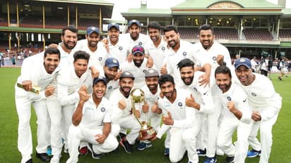 టీమిండియా ఆటగాళ్ల పంట పండింది: బిసిసిఐ భారీ నజరానా