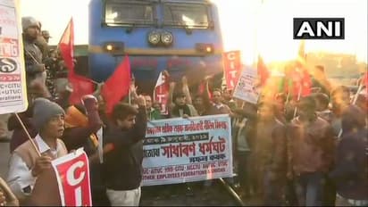 (In Pics) Bharat Bandh: Nation crippled as trade unions go on 48-hour strike