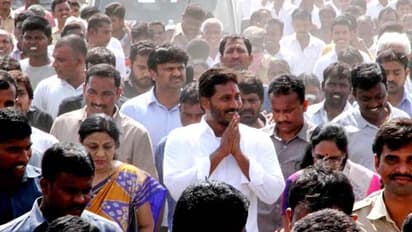 జగన్ సీఎం కావాలంటూ.. తెలంగాణ నేతల తిరుమల యాత్ర