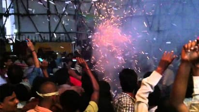 ఎన్టీఆర్ 'కథానాయకుడు' థియేటర్ల వద్ద హంగామా!