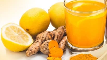 ഒരു ഗ്ലാസ് നാരങ്ങ വെള്ളത്തിൽ ഒരു നുള്ള് മഞ്ഞൾ പൊടി ചേർത്ത് കുടിക്കുന്നതിന്റെ ഗുണങ്ങൾ