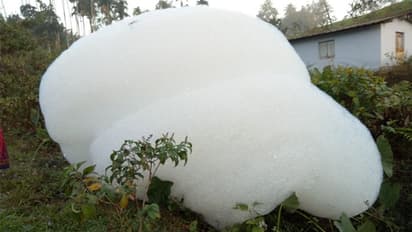 മേപ്പാടിക്കാരെ ആശങ്കയിലാക്കി ഭൂമിക്കടിയില് നിന്നും 'പതപ്രവാഹം'