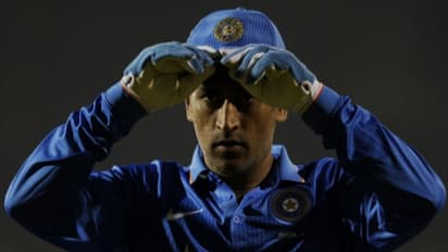 டி20 கிரிக்கெட்டில் சொதப்பும் இந்திய அணி.. தோனியை களமிறக்கும் பிசிசிஐ..!