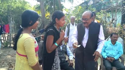 രക്ഷാപ്രവര്ത്തനത്തിനായി മുതലകളുള്ള പുഴയിലേക്ക് എടുത്ത് ചാടിയ പെണ്കുട്ടികള്; രക്ഷിച്ചത് 20ലധികം പേരെ!