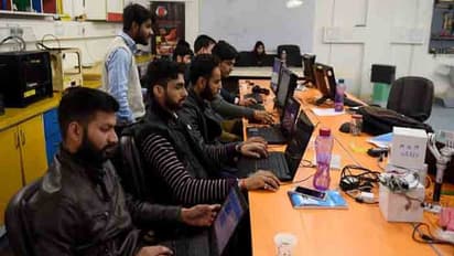 ఆటో, హెచ్ఆర్ల్లో ఫుల్ డిమాండ్: డిసెంబర్లో పెరిగిన రిక్రూట్మెంట్లు