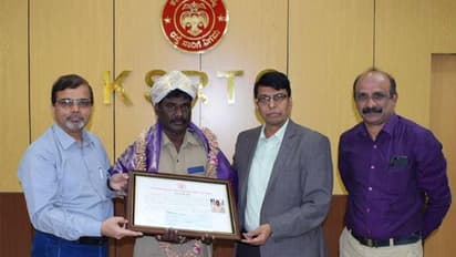 ಲಕ್ಷಾಂತರ ಮೌಲ್ಯದ ಚಿನ್ನಾಭರಣ ಬ್ಯಾಗ್‌ ಮರಳಿಸಿದ KSRTC ಕಂಡಕ್ಟರ್