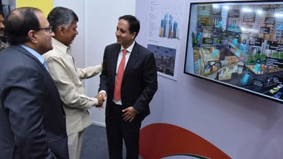 సింగపూర్ మంత్రితో కలిసి చంద్రబాబు (ఫొటోలు)