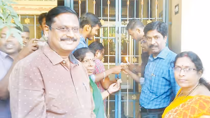 9 ஆண்டுகளாக ஏமாற்றிய போலி மருத்துவ பல்கலை... ஆயிரக்கணக்கான மாணவர்களின் வாழ்க்கை கேள்விக்குறி!