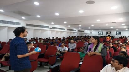 ಗವಿ ಗಂಗಾಧರೇಶ್ವರ ಸೂರ್ಯ ಮಜ್ಜನ, ಬದಲಾಗತ್ತೆ ದಿನ: ಹೇಳತ್ತೆ ವಿಜ್ಞಾನ!