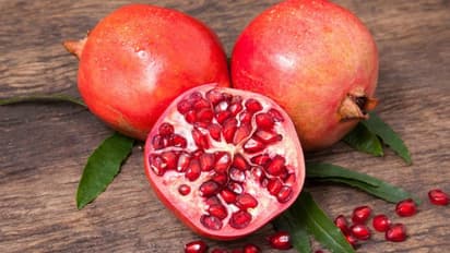 മാതളനാരങ്ങ നിങ്ങള് ഇങ്ങനെയാണോ മുറിക്കുന്നത് ? വീഡിയോ