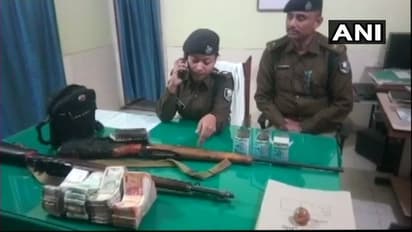 बिहार के बाहुबली नेता अनंत सिंह के समर्थक के घर छापेमारी, भारी मात्रा में नकदी और हथियार बरामद