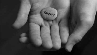 ತಮ್ಮನ್ನು ಡಾಕು ಎಂದಿದ್ದ ಪ್ರಿನ್ಸಿಪಾಲ್ ಅಮಾನತು ಆದೇಶ ತಡೆದ ಸಿಎಂ!