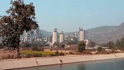 సూర్యాపేటలో సిమెంట్ ఫ్యాక్టరీలో ప్రమాదం: ఐదుగురు కార్మికులకు గాయాలు