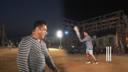 सलमान खान ने लगाए चौके-छक्के, पल भर में हुआ वीडियो वायरल