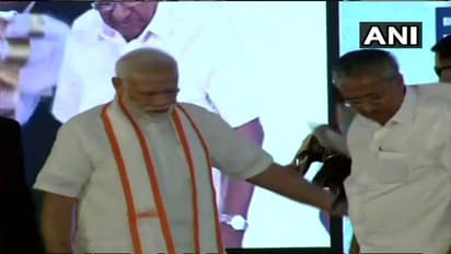 ಕುದಿಯುತ್ತಿರುವ ಕೇರಳದಲ್ಲಿ ಮೋದಿ: ಒಂದೇ ಮಂತ್ರ ಅಭಿವೃದ್ಧಿ!