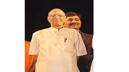 ప్రముఖ సాహితీవేత్త మొదలి నాగభూషణ శర్మ కన్నుమూత