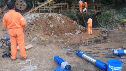 ഖനിയിൽ കുടുങ്ങിയവരിൽ ഒരാളുടെ മൃതദേഹം കണ്ടെത്തി; തിരച്ചിൽ തുടരുന്നു