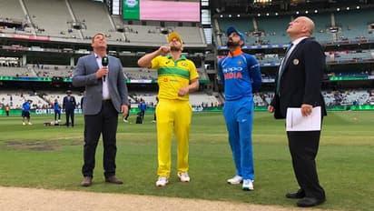 ಆಸಿಸ್’ಗೆ ಆರಂಭದಲ್ಲೇ ಆಘಾತ: ಪೆವಿಲಿಯನ್ ಸೇರಿದ ಆರಂಭಿಕರು