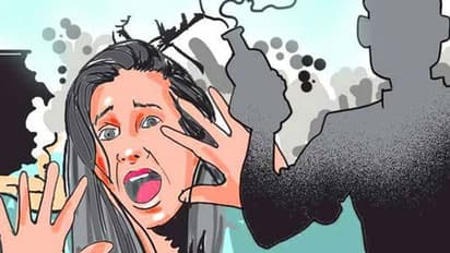 திருமணம் செய்ய மறுத்த பெண் மீது ஆசிட் வீச்சு...!