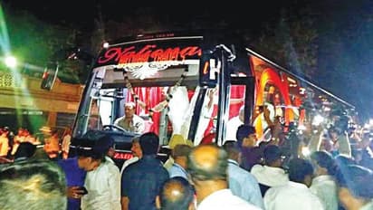 ಜಮೀರ್ ಬಸ್ನಲ್ಲಿ ಕಾಂಗ್ರೆಸಿಗರು ರೆಸಾರ್ಟ್ಗೆ!