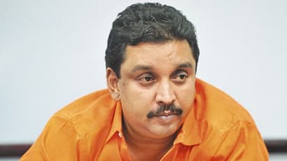 ആദ്യം കുഞ്ഞുമോന് അകത്തുകേറ്, എന്നിട്ടാവാം മറ്റുള്ളവരെ സ്വാഗതം ചെയ്യല്; മറുപടിയുമായി ഷിബു ബേബി ജോണ്